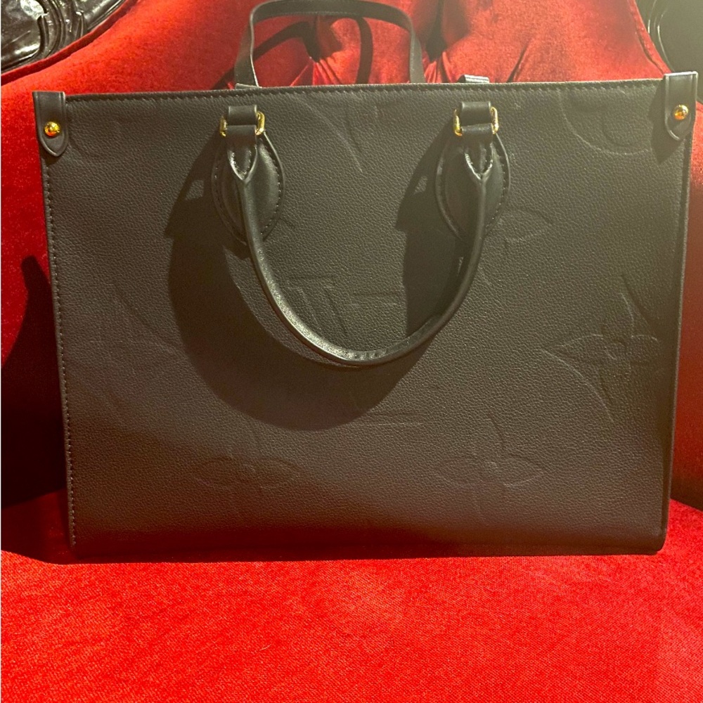Large LV monogram leather bag. - Picture 3 of 5